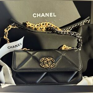 CHANEL LAMBSKIN QUILTED 19 WALLET ON CHAIN